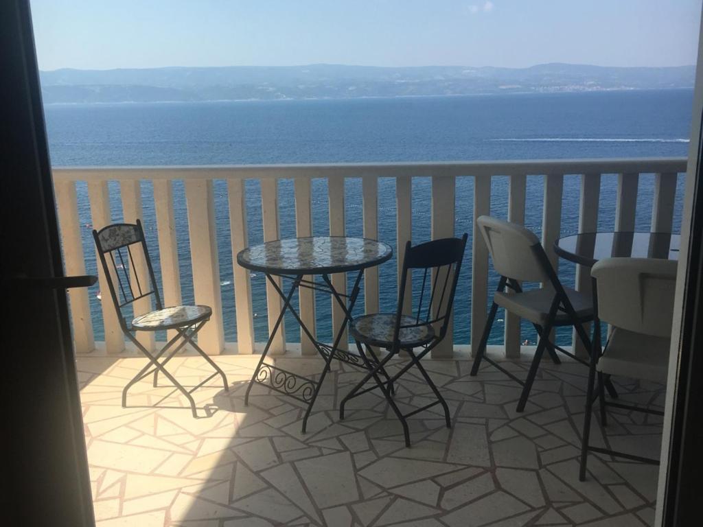 Apartments Lozina On The Beach Omiš Exterior foto