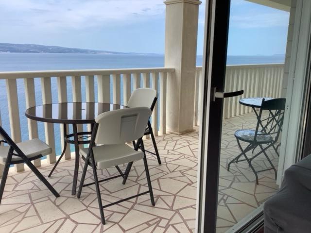 Apartments Lozina On The Beach Omiš Exterior foto